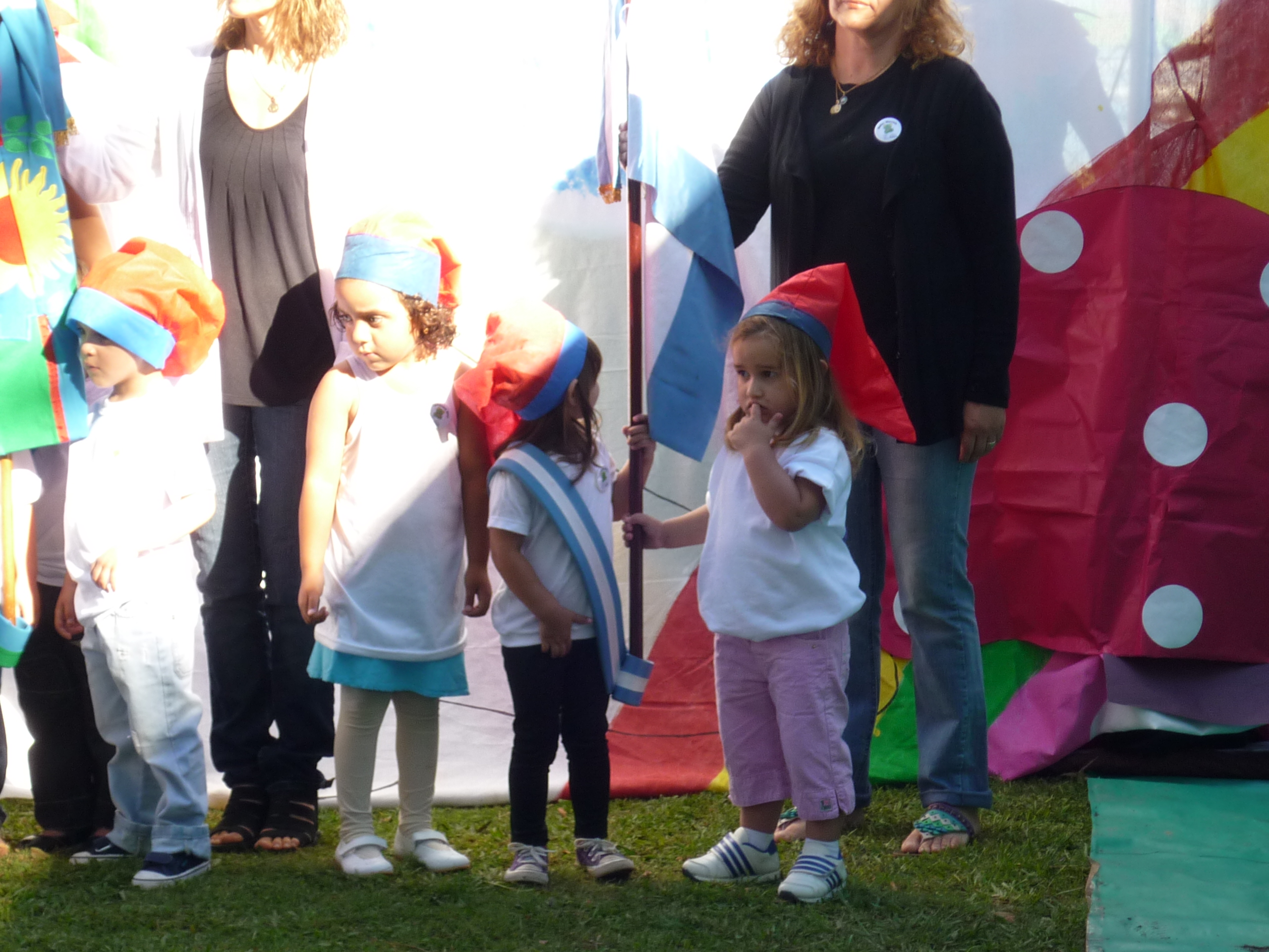 fotos/2012-12-25 - Acto egresados jardin maternal/P1030071.JPG